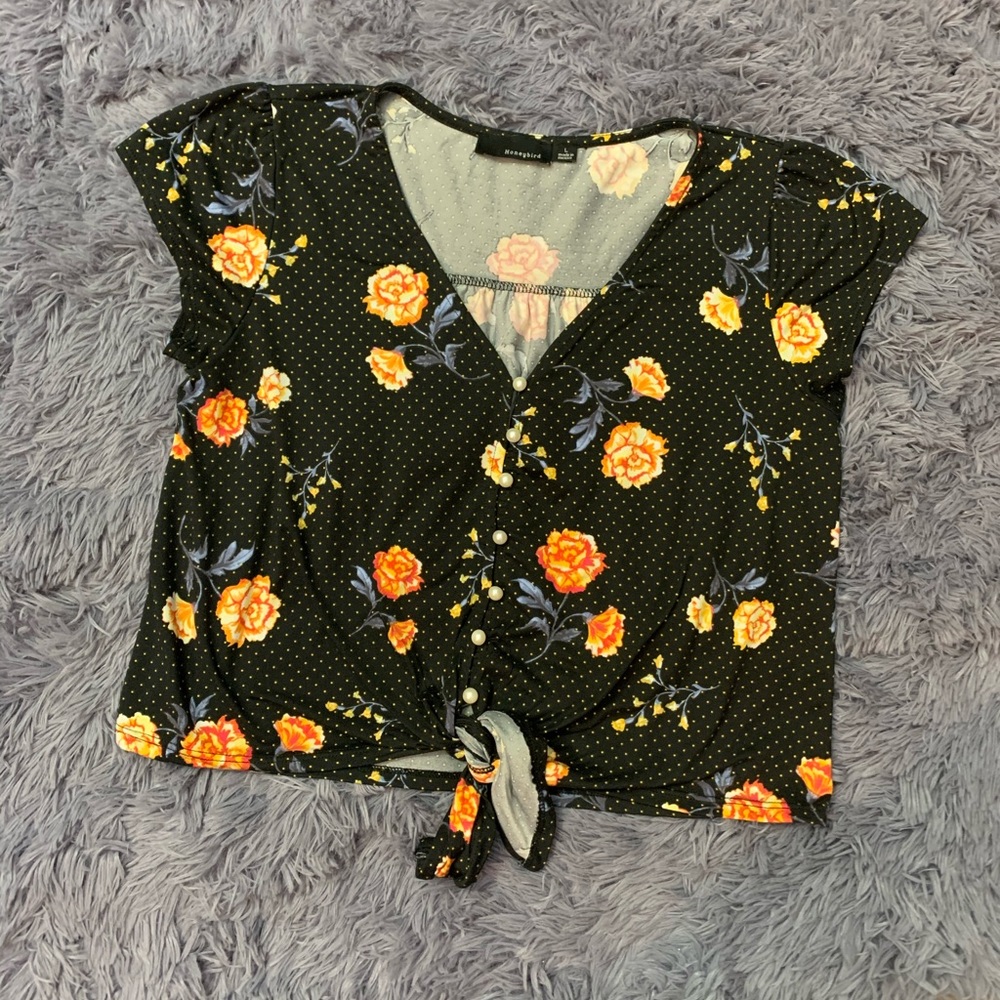 🌼 Floral tie-up top 🌼